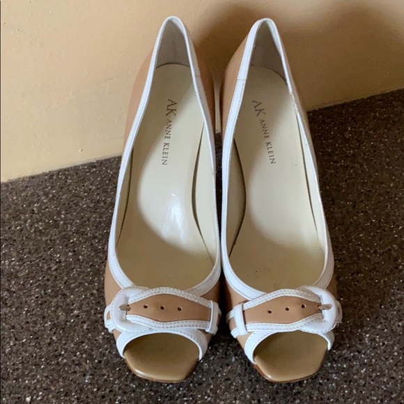 Anne Klein heels - Picture 3 of 10